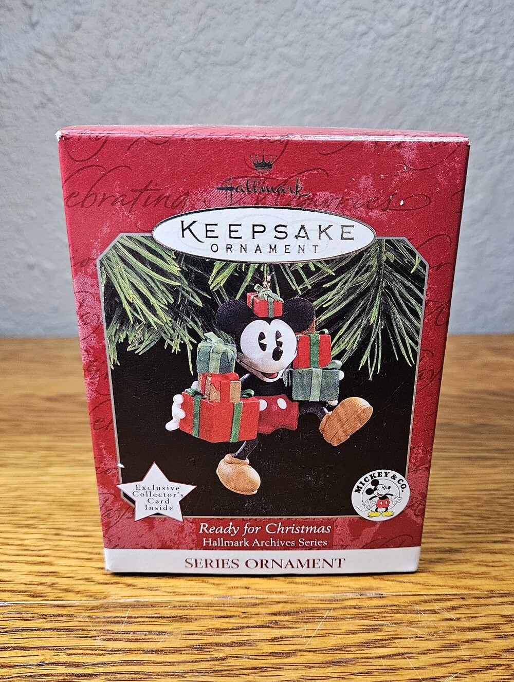 Hallmark Keepsake Mickey Ready For Christmas 1998